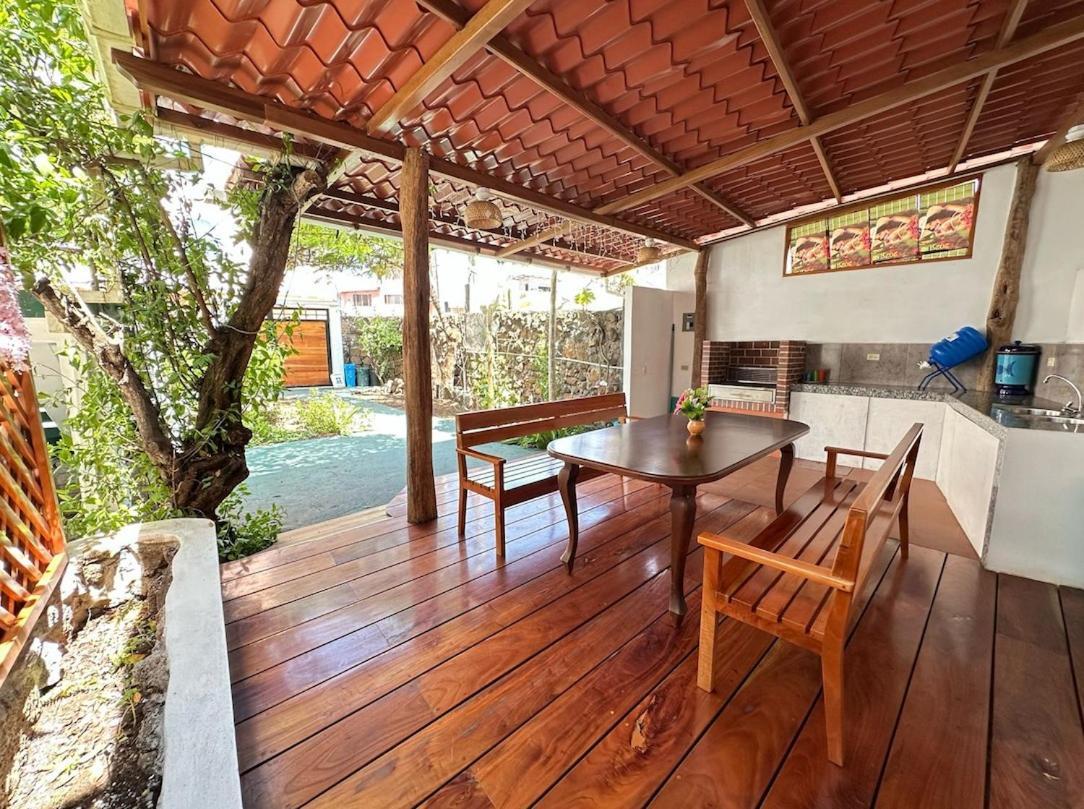The Finch House * Puerto Ayora (Galapagos Islands)